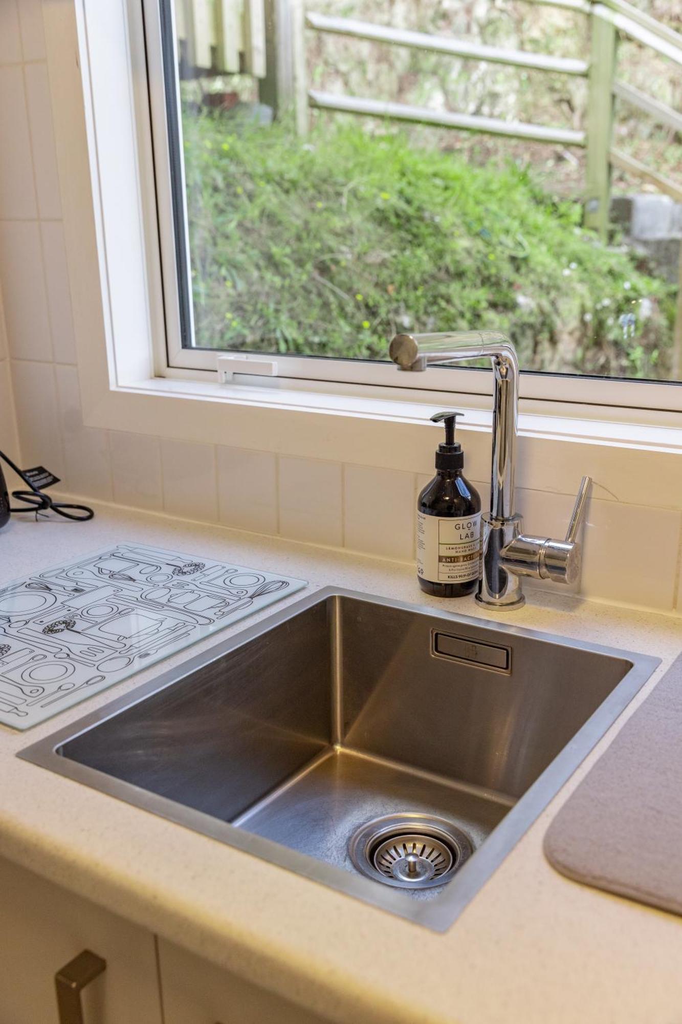 Back Garden Flat With Free On Street Parking And Fiber Wifi - 15 Mins To Ferry, Stadium, Cbd Wellington Buitenkant foto